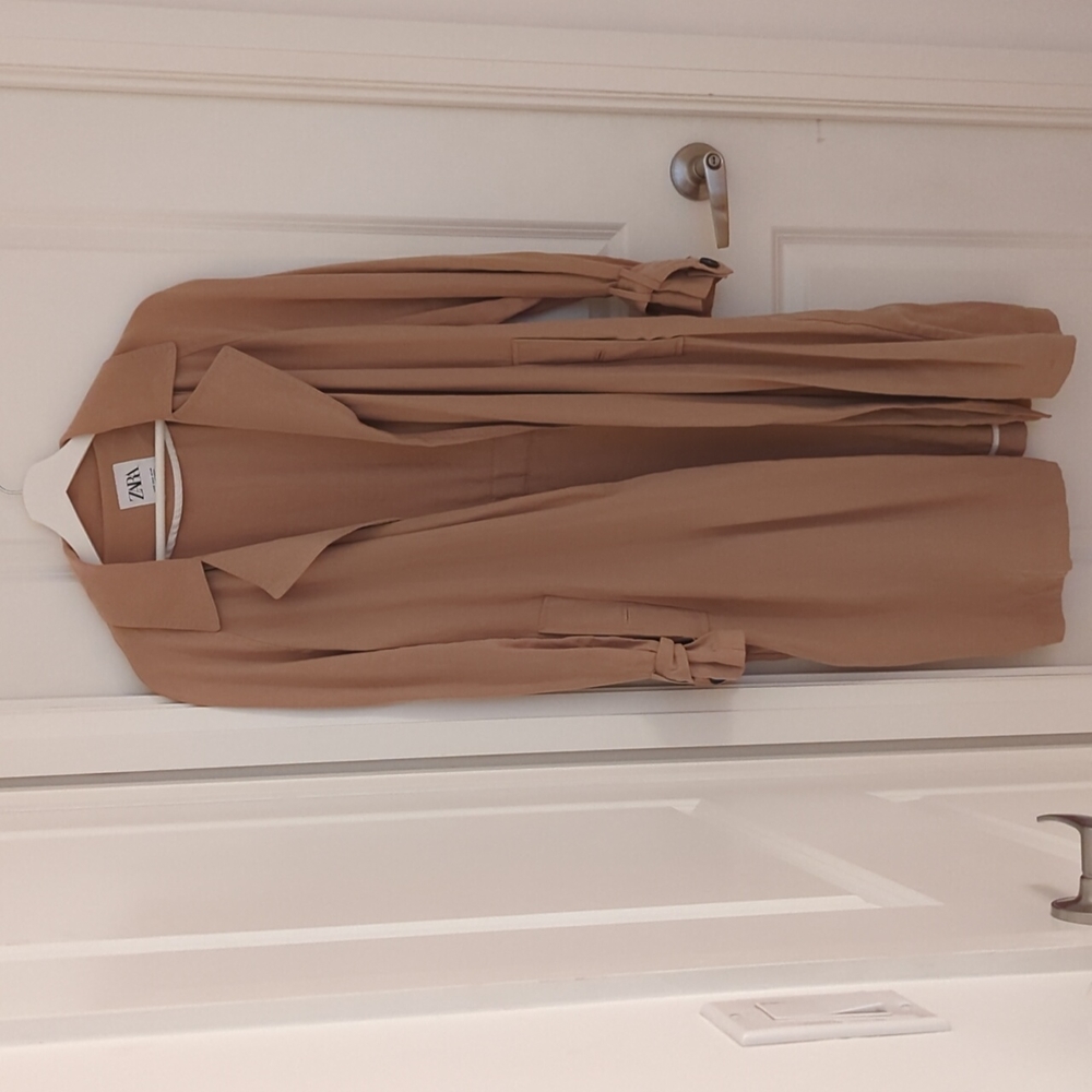 Flowy Zara Trench Coat, Size M